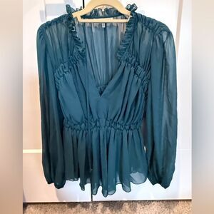 Heed women’s top, flattering, like new, size S